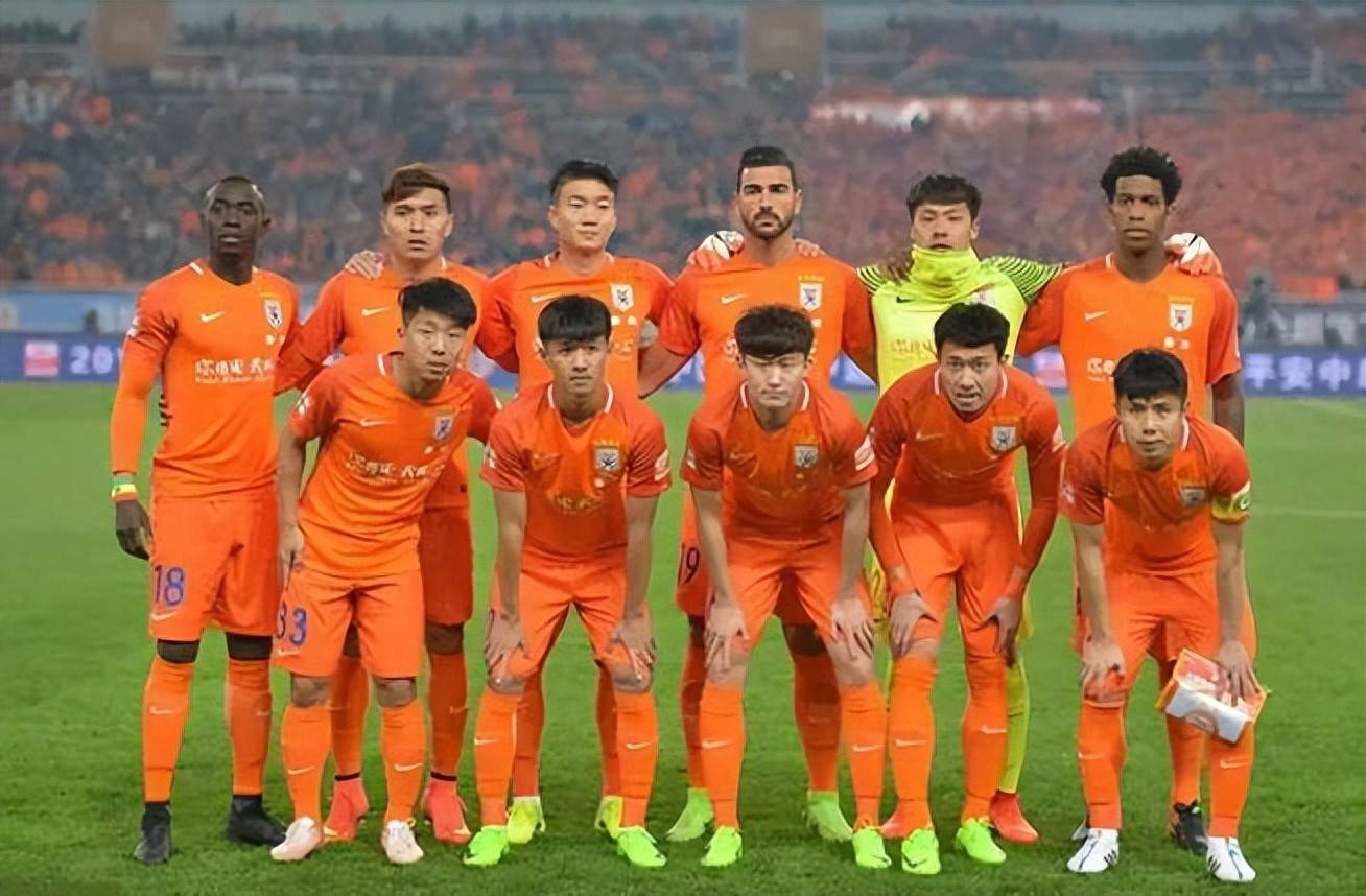 鲁能球迷加油:大声呐喊支持球队,为胜利加油的简单介绍 鲁能球迷加油:大声呐喊支持球队,为胜利加油的简单介绍