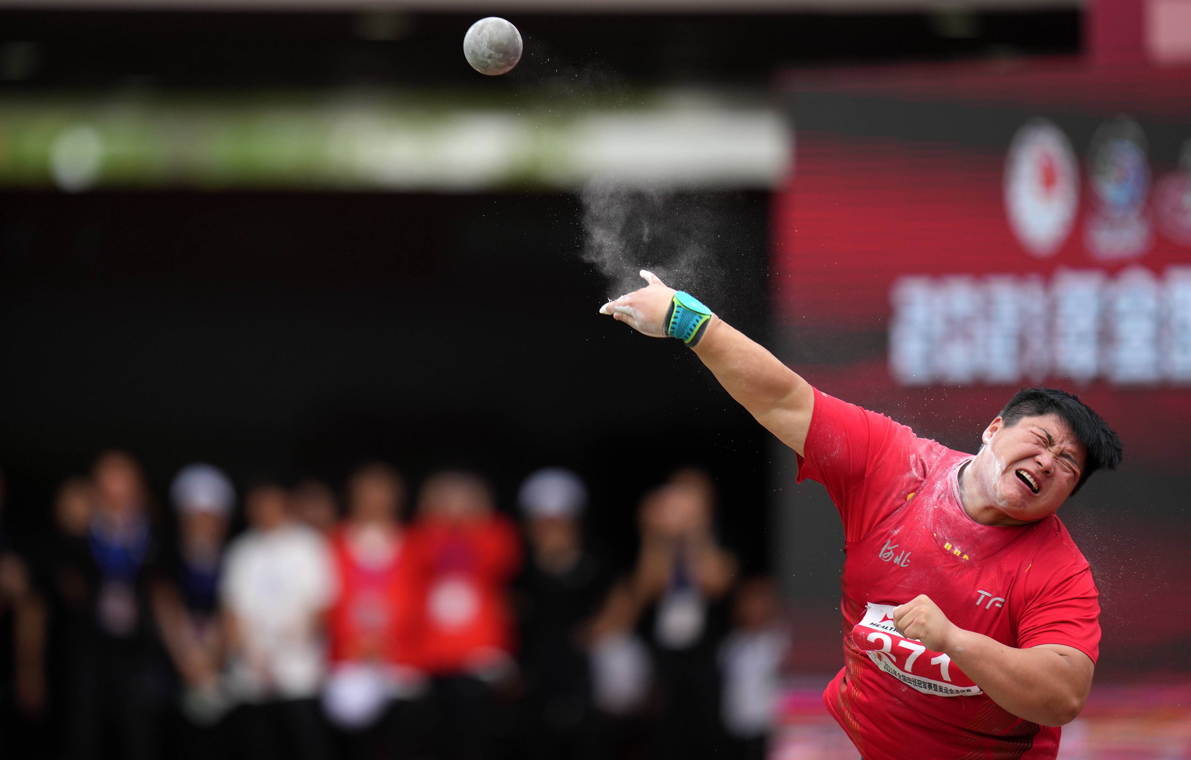 开云下载-铅球选手精湛技艺备受称赞！