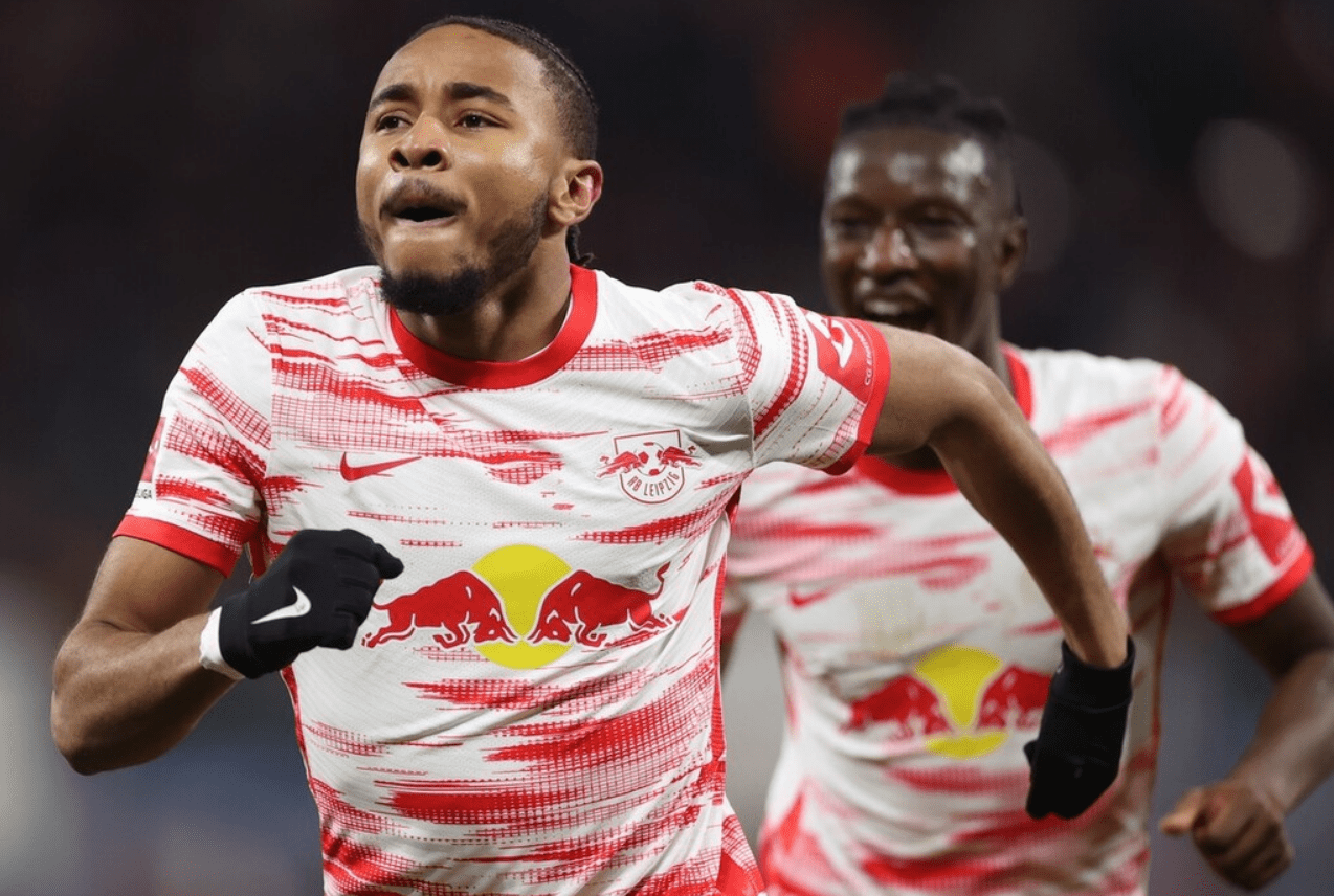 科隆球迷热情支持球队赢得比赛