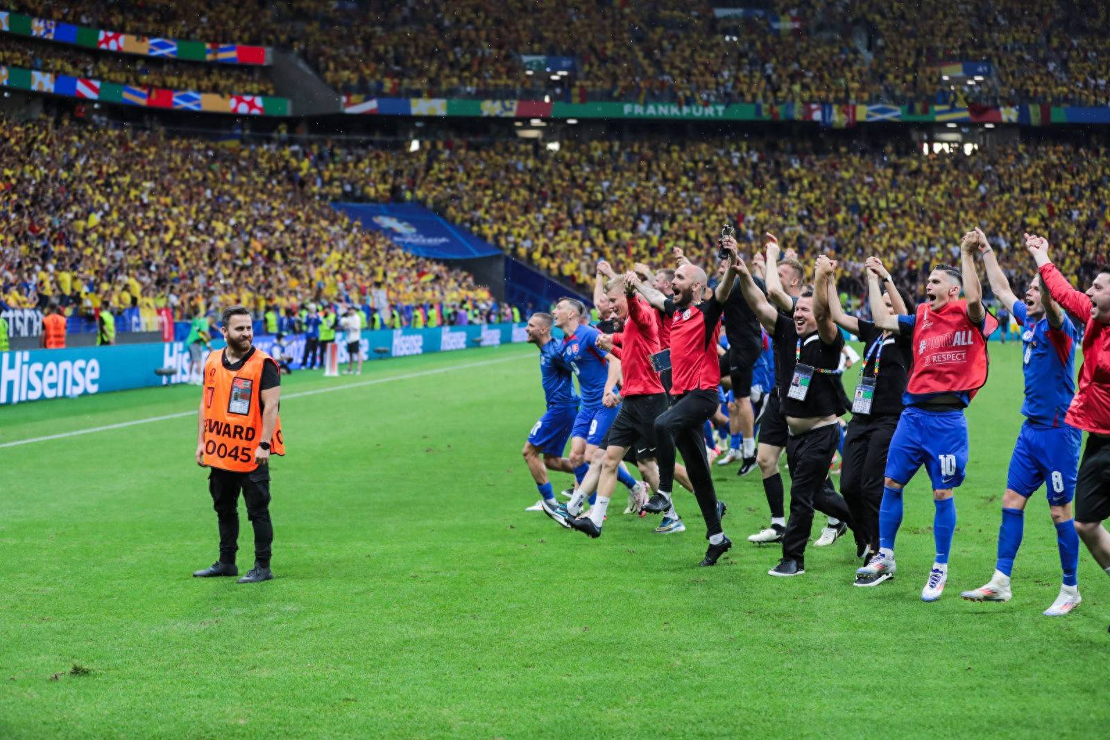 斯洛伐克队：备战欧洲杯预选赛，全力以赴的简单介绍