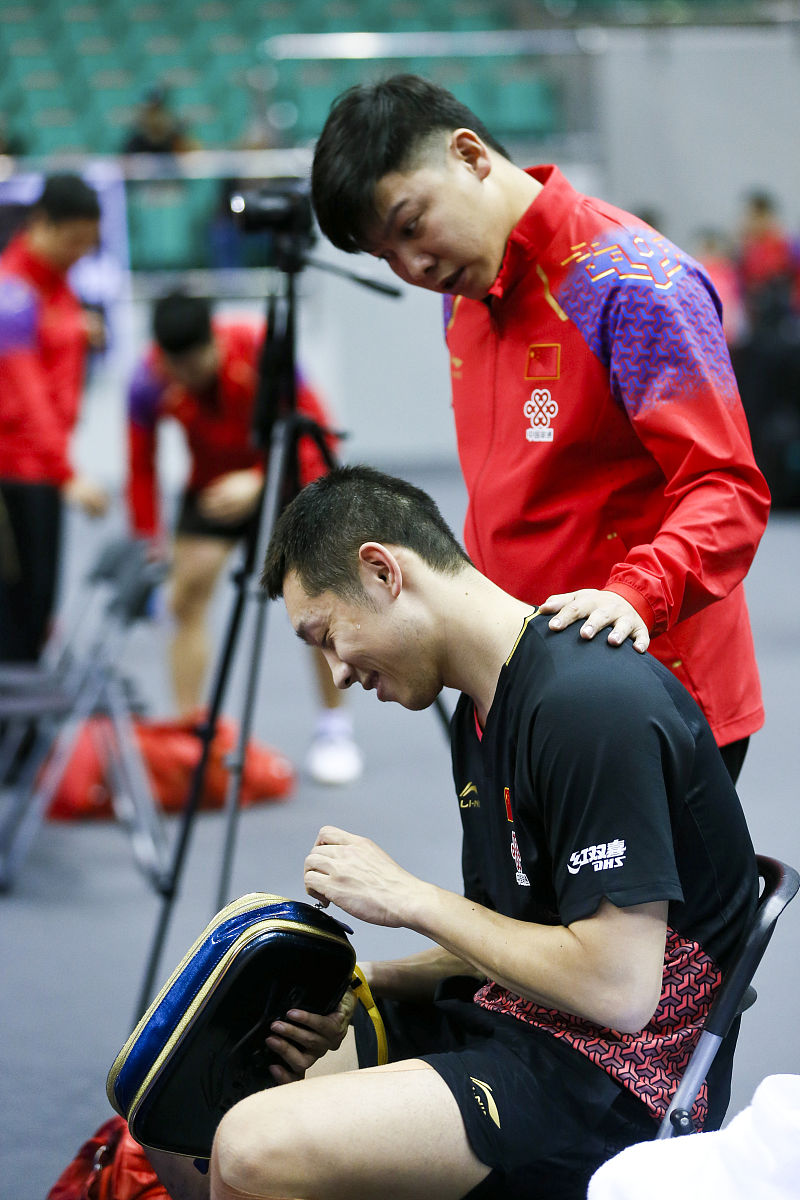 中国队险胜韩国队，许昕惊艳四座