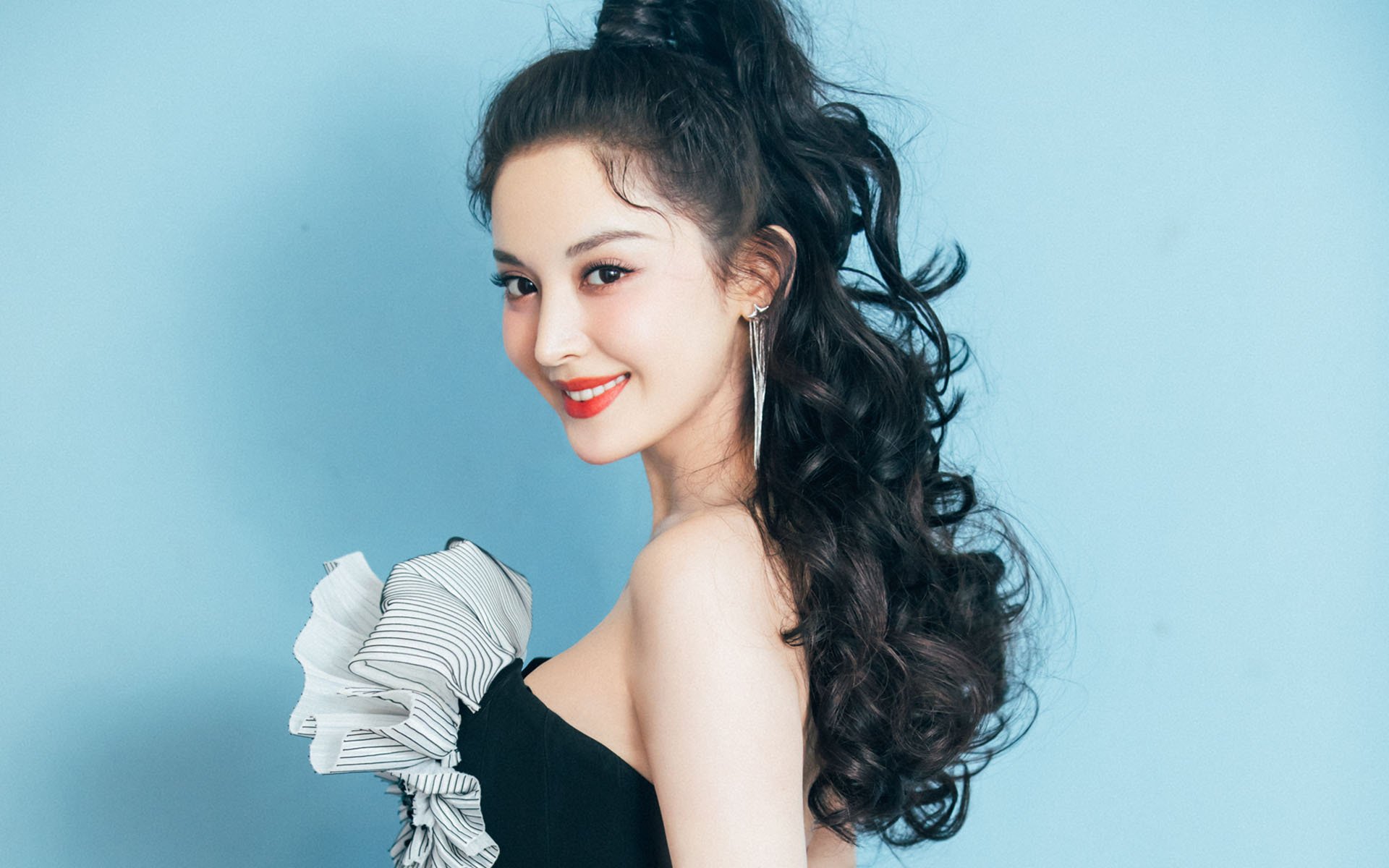 开云-东西方战场，范乔丹封神之战与东方德比的强势预言