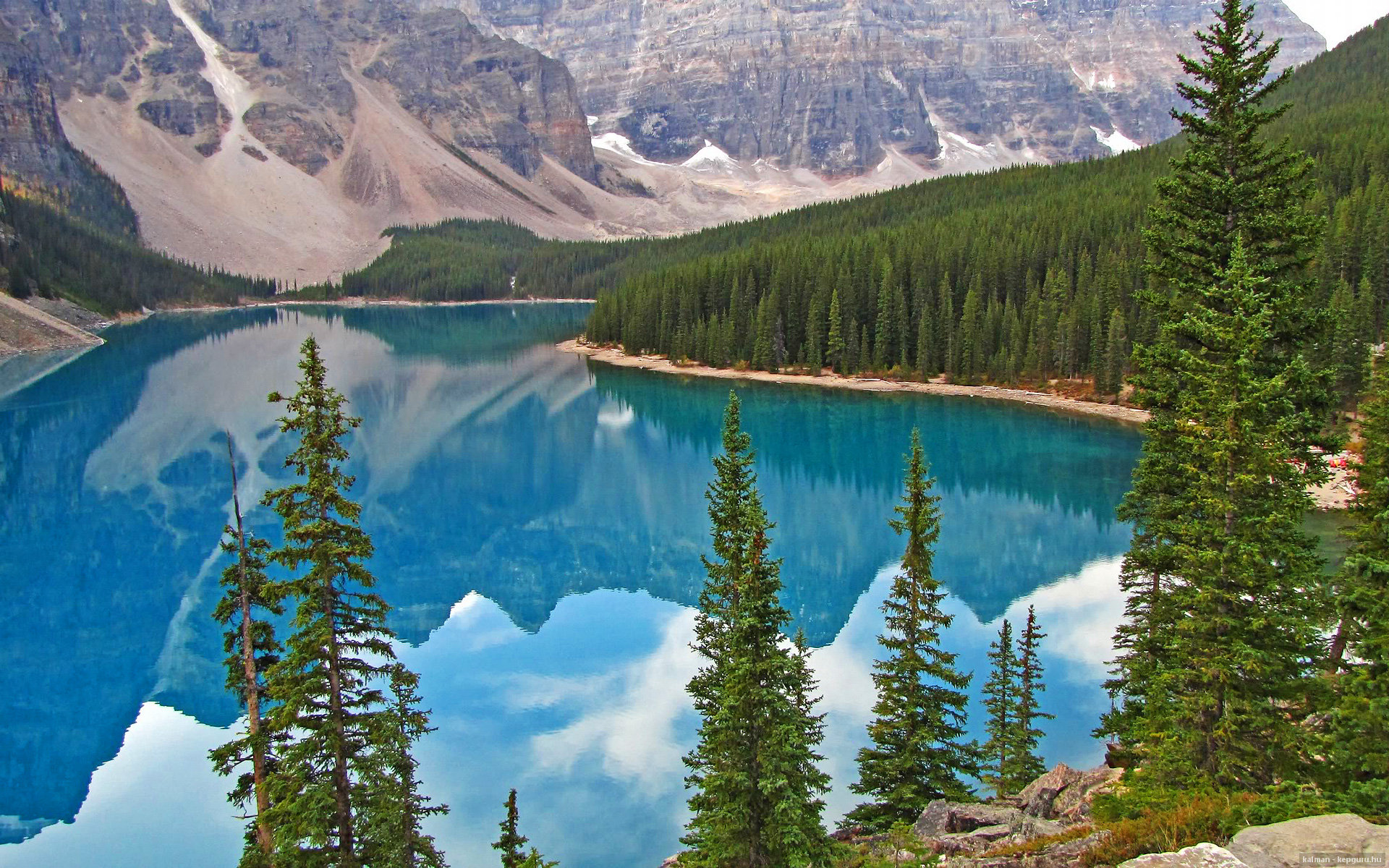 开云体育在线-虚拟绿茵燃斗志，三晋铁军加时克金—当世界杯的呐喊回荡在CBA赛场