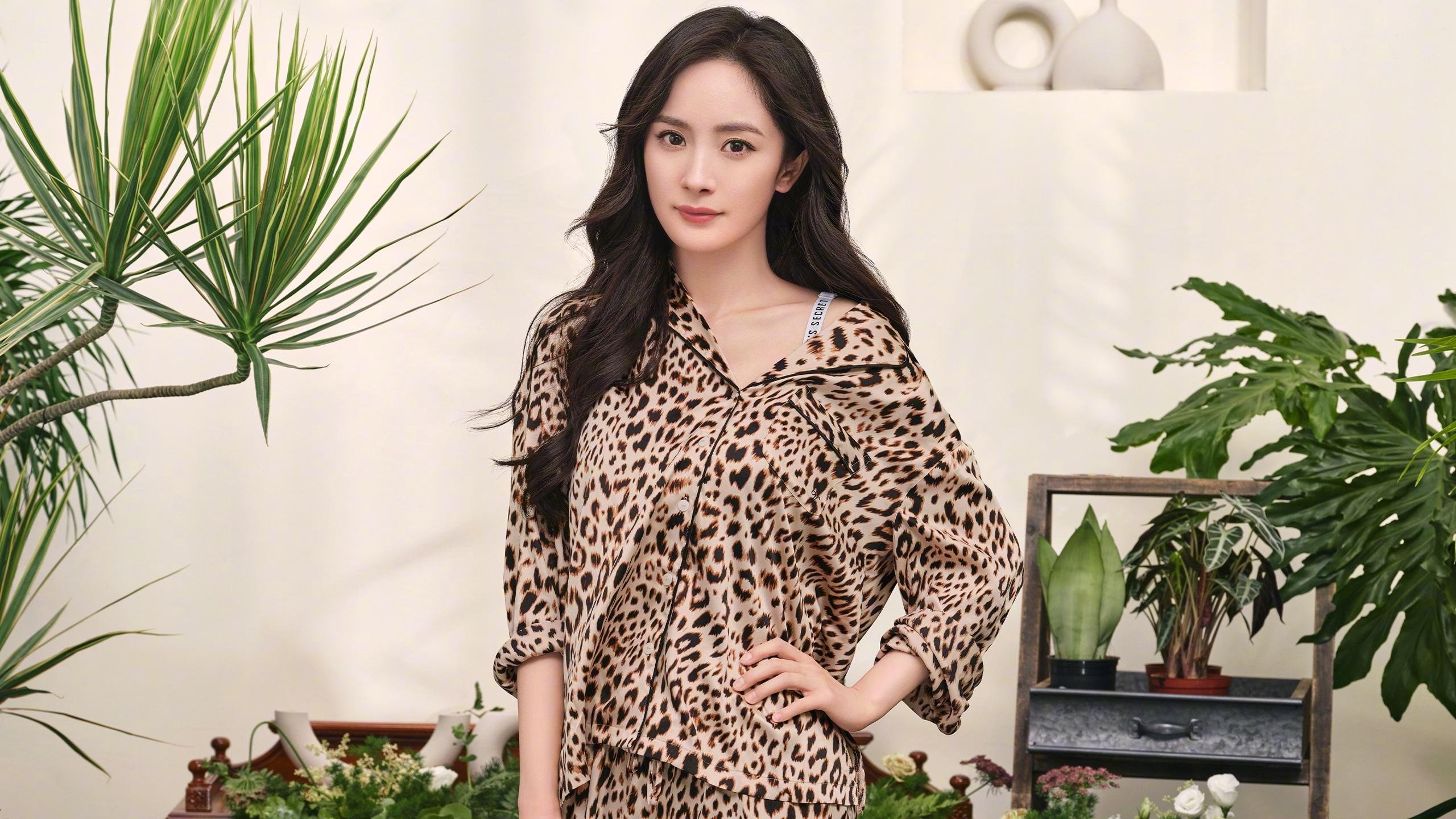 开云体育官网-天壤之别的同频共振，当马里决战乌拉圭之际，奥斯梅恩在西甲德比封神