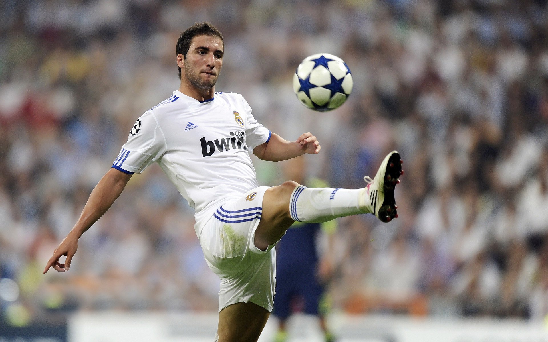 开云体育-足球、篮球与地缘博弈，当球场强势成为国家叙事